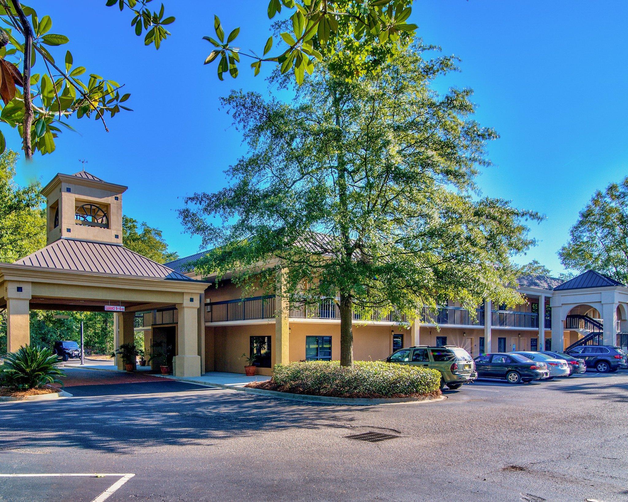 Clarion Inn & Suites Aiken South Exterior photo